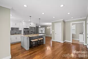 492 14th Ave Ave NE, Hickory, NC 28601 - Photo 5