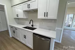 1300 Long Paw Ln, Charlotte, NC 28214 - Photo 19