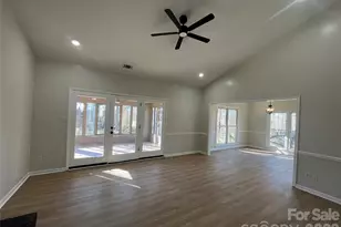 1300 Long Paw Ln, Charlotte, NC 28214 - Photo 9