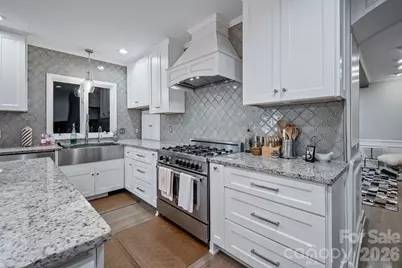 2082 2nd Street Drive NW, Hickory, NC 28601 - Photo 5