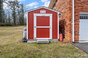 111 Hudson Dr, Hendersonville, NC 28739 - Photo 41