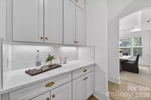 1607 Chippendale Rd, Charlotte, NC 28205 - Photo 15