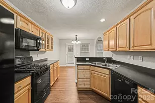 6902 Brachnell View Dr, Charlotte, NC 28269 - Photo 7