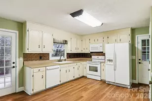 261 Eastview Dr, Brevard, NC 28712 - Photo 13