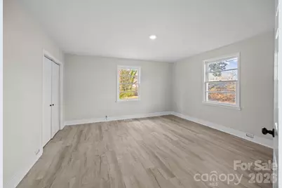 511 E Trade Street, Dallas, NC 28034 - Photo 13