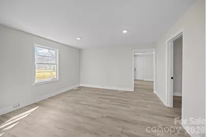 511 E Trade Street, Dallas, NC 28034 - Photo 7