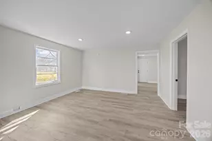 511 E Trade St, Dallas, NC 28034 - Photo 7