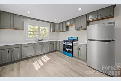 511 E Trade Street, Dallas, NC 28034 - Photo 9