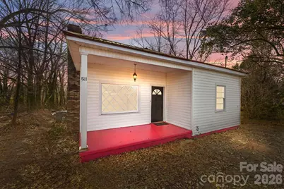 511 E Trade Street, Dallas, NC 28034 - Photo 1