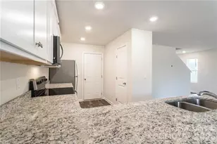 8023 Derby Woods Ln, Charlotte, NC 28214 - Photo 11