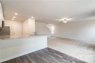 8023 Derby Woods Ln, Charlotte, NC 28214 - Photo 9