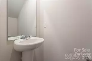 8023 Derby Woods Ln, Charlotte, NC 28214 - Photo 13