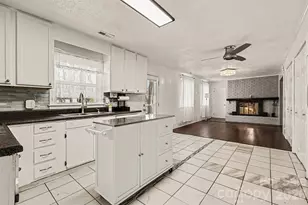 4831 Dogwood Pl, Charlotte, NC 28212 - Photo 13