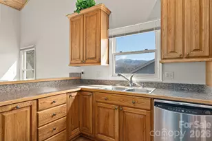 100 Meadowind Ct, Waynesville, NC 28786 - Photo 13