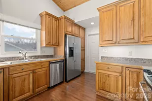 100 Meadowind Ct, Waynesville, NC 28786 - Photo 11