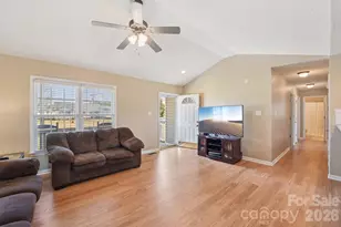 113 Rock Island Dr, Statesville, NC 28625 - Photo 5