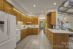 213 Hospital Ave, Lenoir, NC 28645 - Photo 17