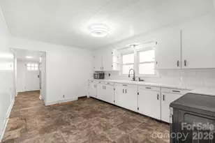 618 Live Oak St, Shelby, NC 28150 - Photo 7