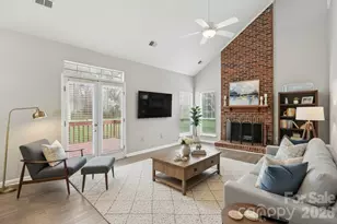 7334 Reynard Ln, Charlotte, NC 28215 - Photo 3