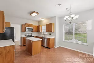 7334 Reynard Ln, Charlotte, NC 28215 - Photo 11