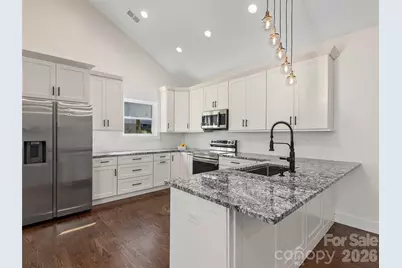 399 Crystal Heights Drive, Hendersonville, NC 28739 - Photo 9