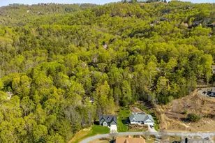 399 Crystal Heights Dr, Hendersonville, NC 28739 - Photo 27