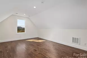 399 Crystal Heights Dr, Hendersonville, NC 28739 - Photo 23