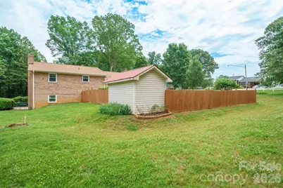 201 Wellington Drive, Lincolnton, NC 28092 - Photo 9