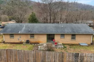 203 Moody St, Hendersonville, NC 28739 - Photo 33