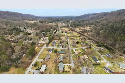 203 Moody Street, Hendersonville, NC 28739 - Photo 35