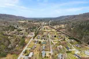 203 Moody St, Hendersonville, NC 28739 - Photo 35