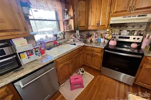 31 Walker Rd, Columbus, NC 28722 - Photo 5