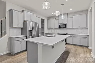 11246 Bartrams Wy, Charlotte, NC 28278 - Photo 9