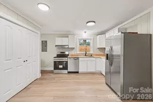 300 Lakewood Dr, Gastonia, NC 28056 - Photo 11