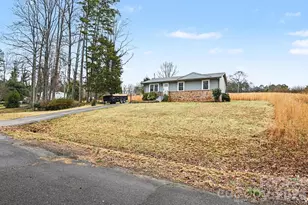 300 Lakewood Dr, Gastonia, NC 28056 - Photo 5