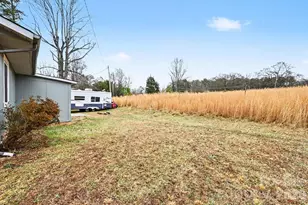 300 Lakewood Dr, Gastonia, NC 28056 - Photo 35