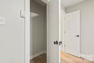 300 Lakewood Dr, Gastonia, NC 28056 - Photo 17