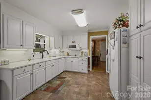 1405 Lower Creek Dr NE, Lenoir, NC 28645 - Photo 17
