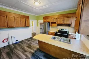 105 N Liberty St, Gastonia, NC 28052 - Photo 11