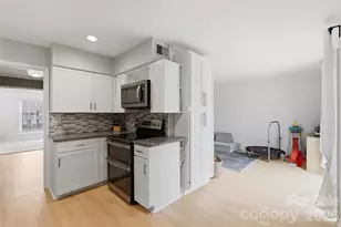 6825 Constitution Ln, Charlotte, NC 28210 - Photo 9