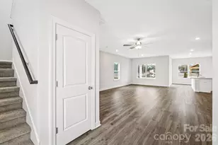 6740 Fairford Dr, Charlotte, NC 28215 - Photo 5