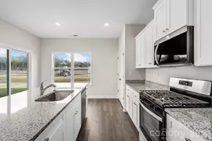 6740 Fairford Dr, Charlotte, NC 28215 - Photo 11