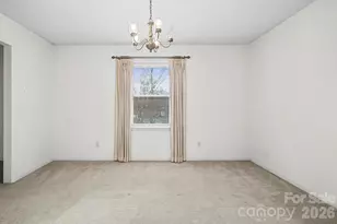 8122 Knollwood Cir, Charlotte, NC 28213 - Photo 9