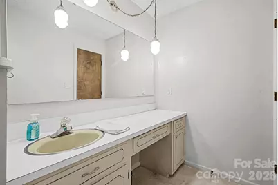 8122 Knollwood Circle, Charlotte, NC 28213 - Photo 23