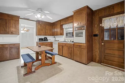 8122 Knollwood Circle, Charlotte, NC 28213 - Photo 13