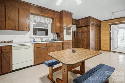 8122 Knollwood Circle, Charlotte, NC 28213 - Photo 15