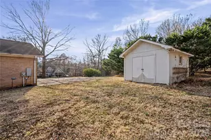 8122 Knollwood Cir, Charlotte, NC 28213 - Photo 39