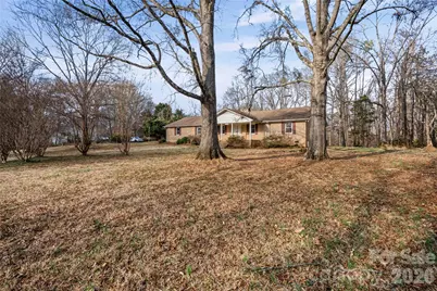 8122 Knollwood Circle, Charlotte, NC 28213 - Photo 33