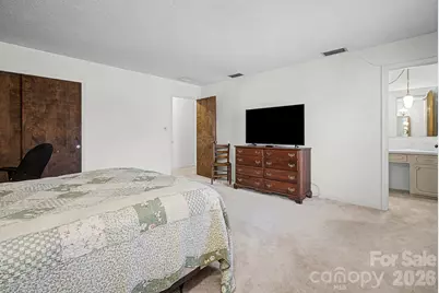 8122 Knollwood Circle, Charlotte, NC 28213 - Photo 21