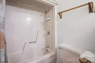 8122 Knollwood Cir, Charlotte, NC 28213 - Photo 29